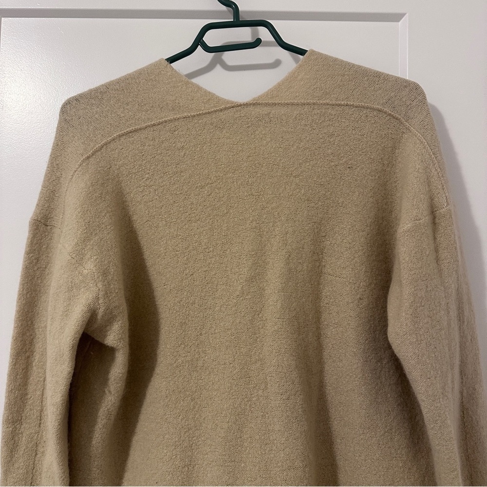 Club Monaco Tan Wool Blend Oversized V- Neck Sweater Size XL Women’s - Picture 6 of 8
